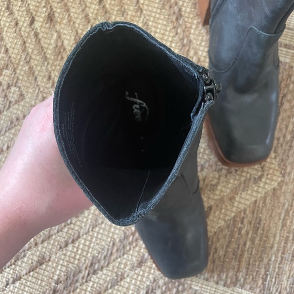 Free People Ruby Black Leather Ankle Heel Zip Up Boots - Picture 6 of 7